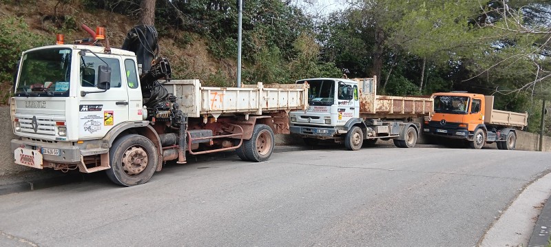 Location de camions bennes avec chauffeurs sur Aubagne et ses environs. 